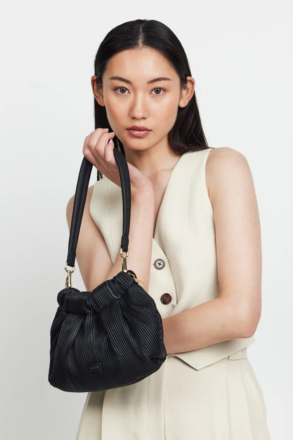 Alexis Shoulder Bag Black Pleat