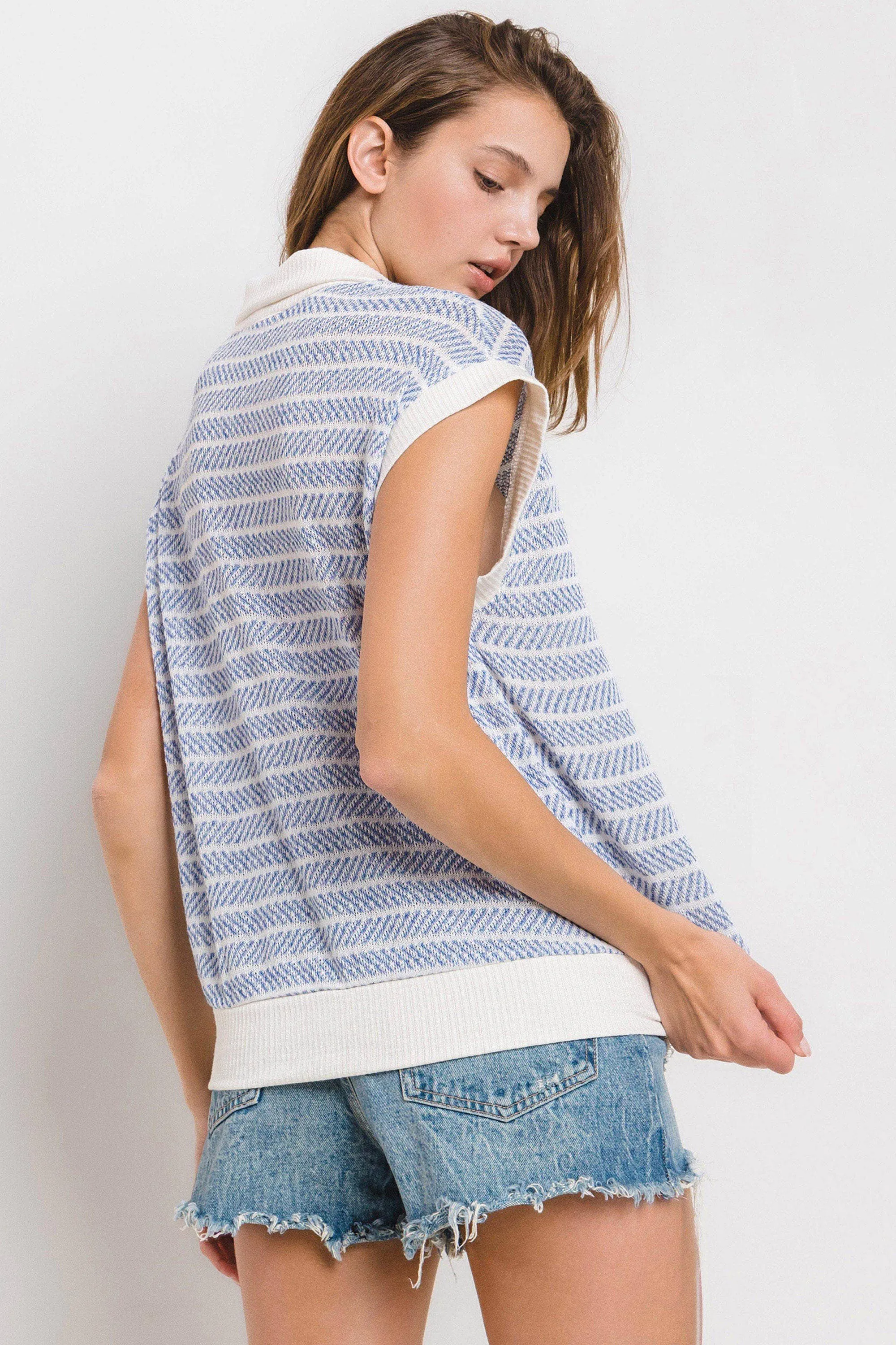 BLUE STRIPED KNIT V-NECK SHORT SLEEVE TOP