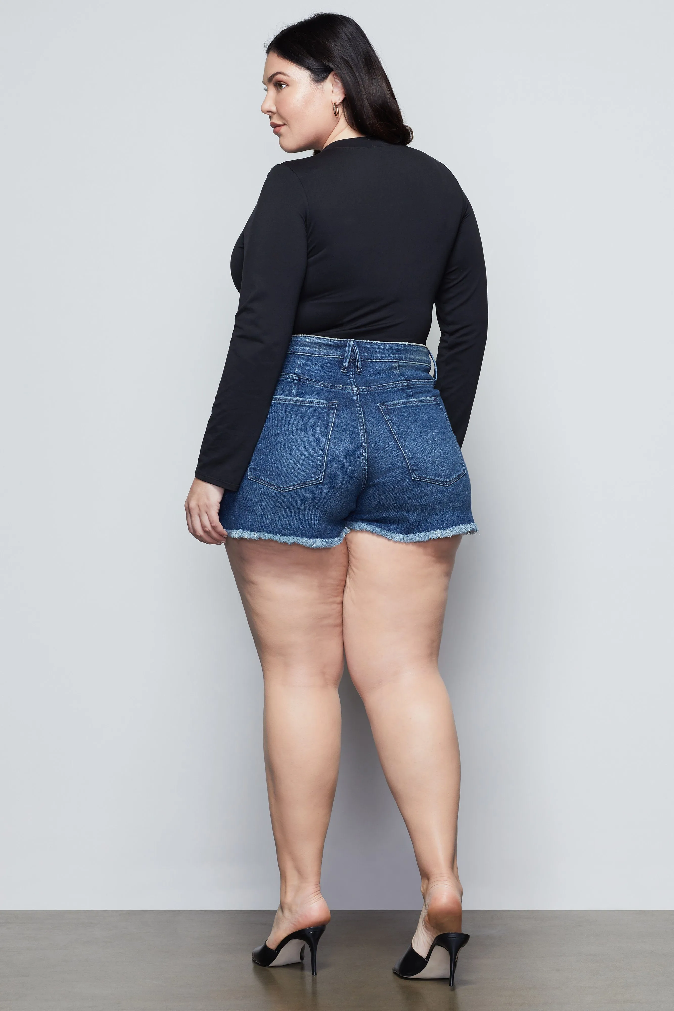 CUT OFF SHORT ANGLED POCKETS | BLUE465