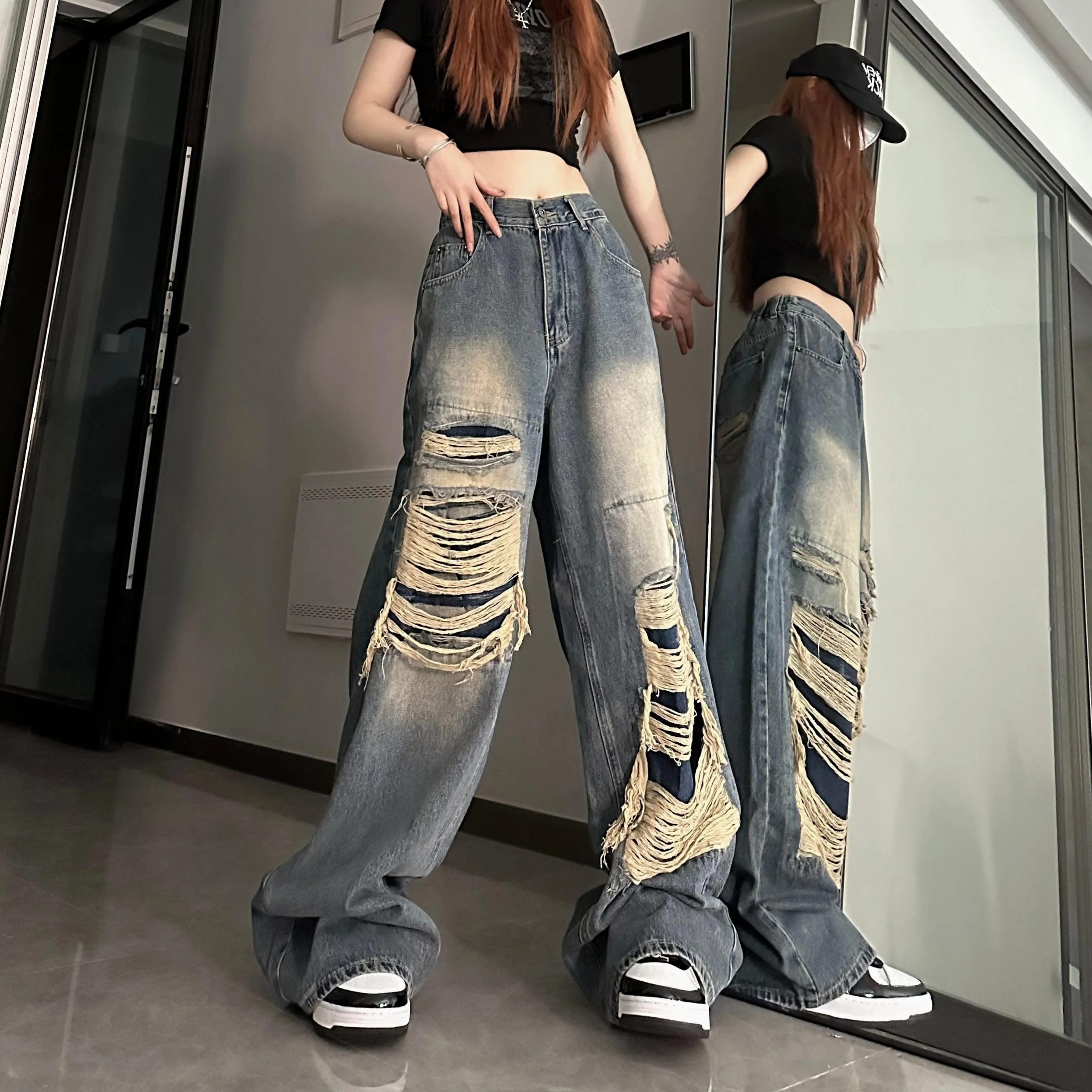 Cut Out Ripped Frayed Jeans