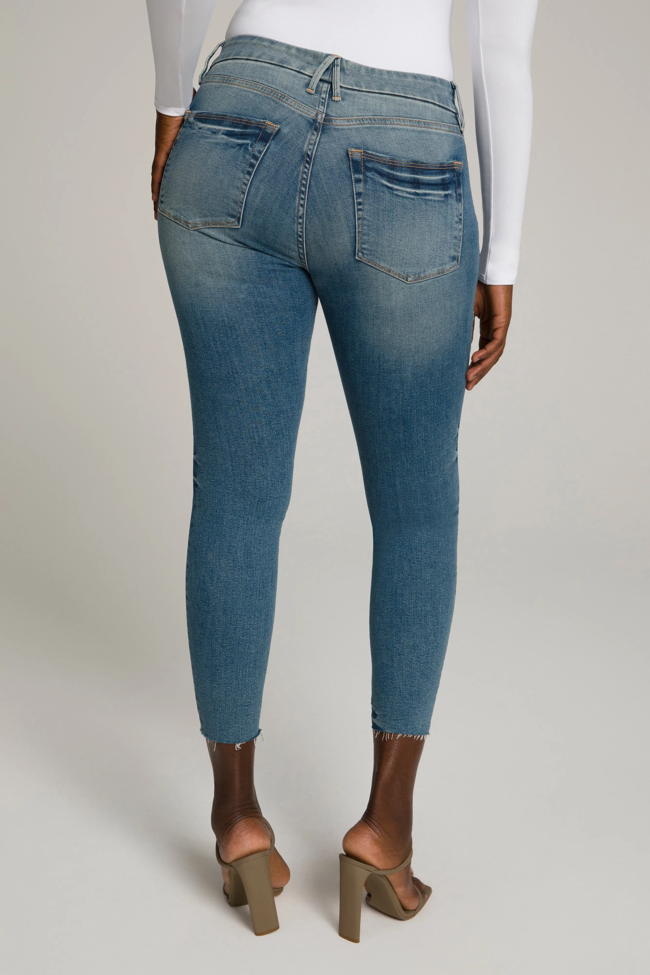 GOOD LEGS CROP RAW EDGE | BLUE473