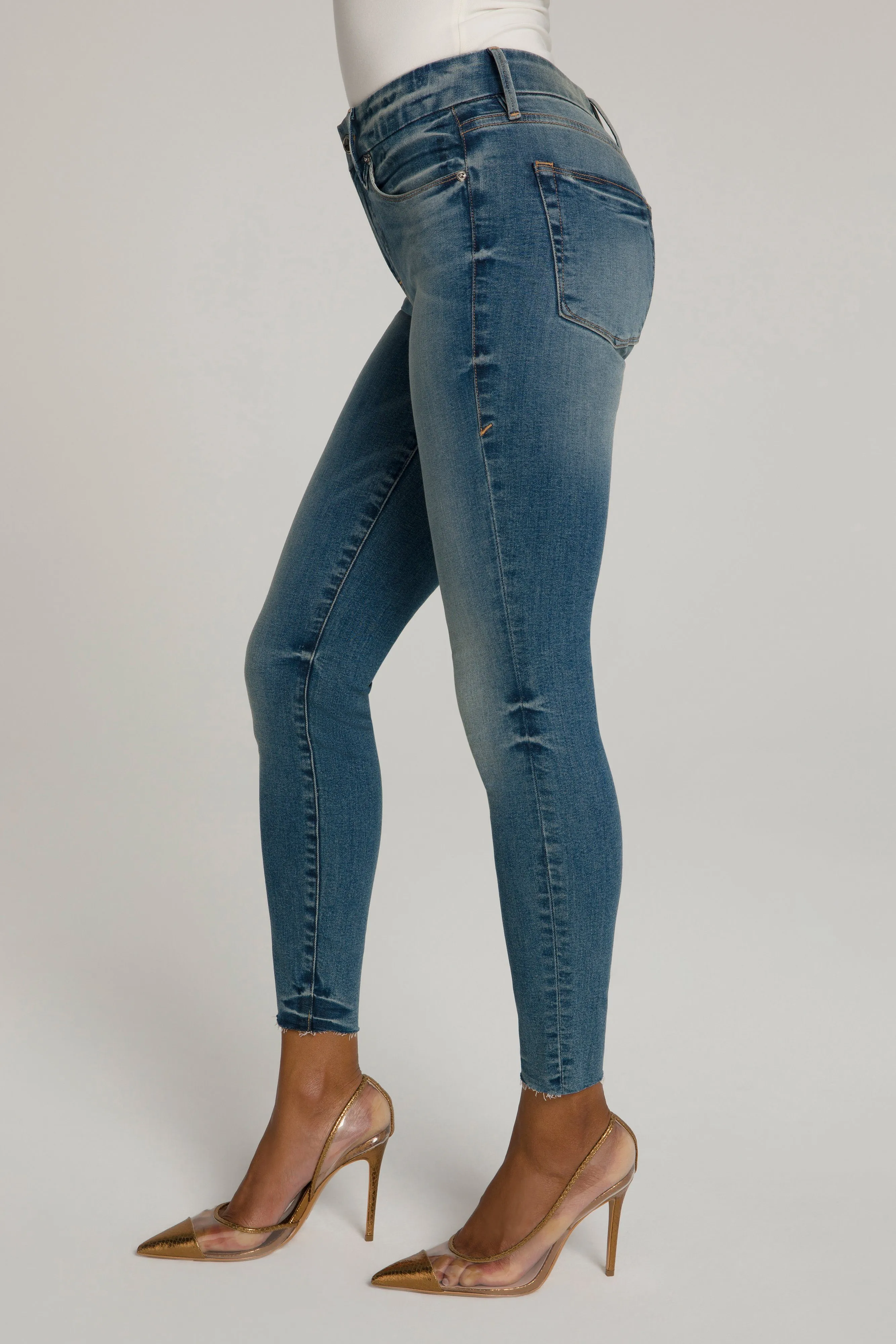 GOOD LEGS CROP RAW EDGE | BLUE473