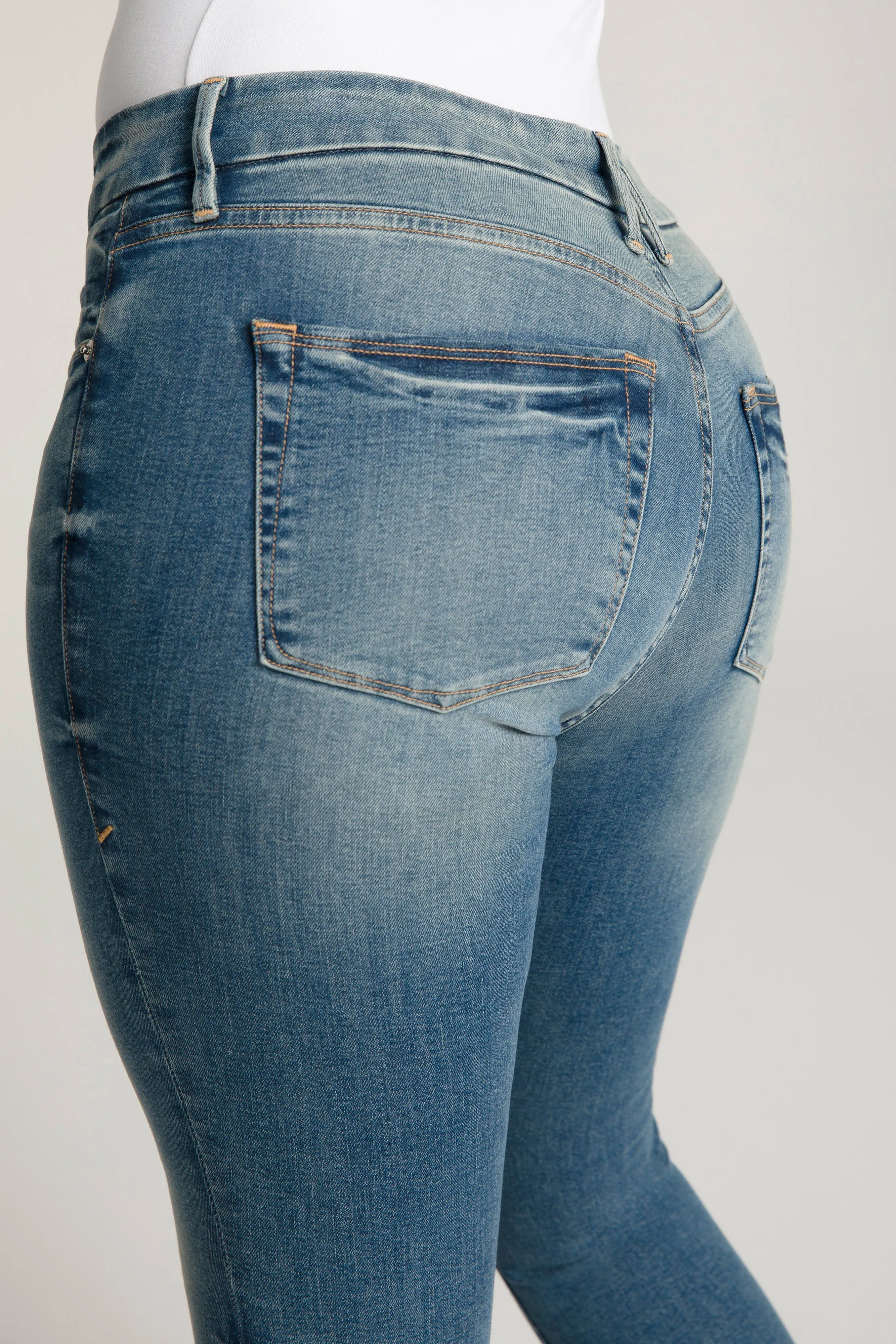 GOOD LEGS CROP RAW EDGE | BLUE473