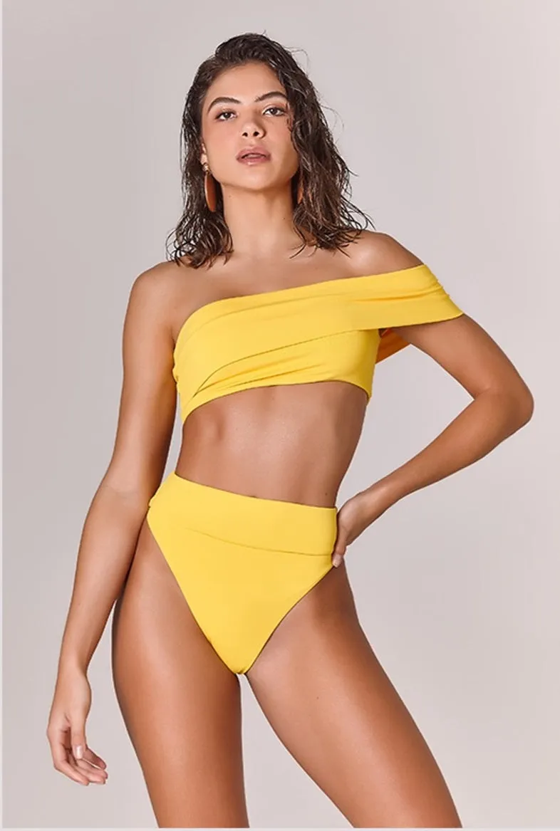 One Off-the-shoulder Bikini