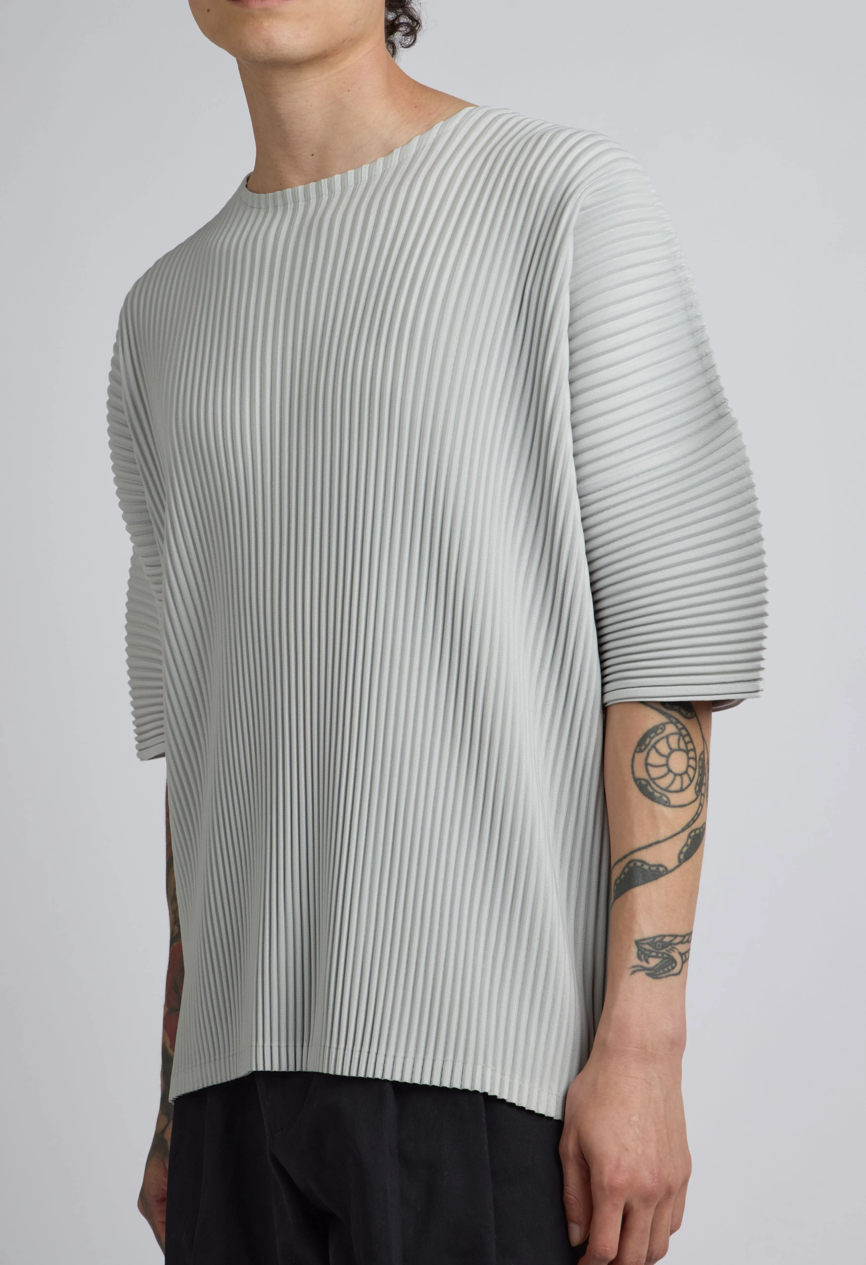 Pleated Crew Shirt In Powder